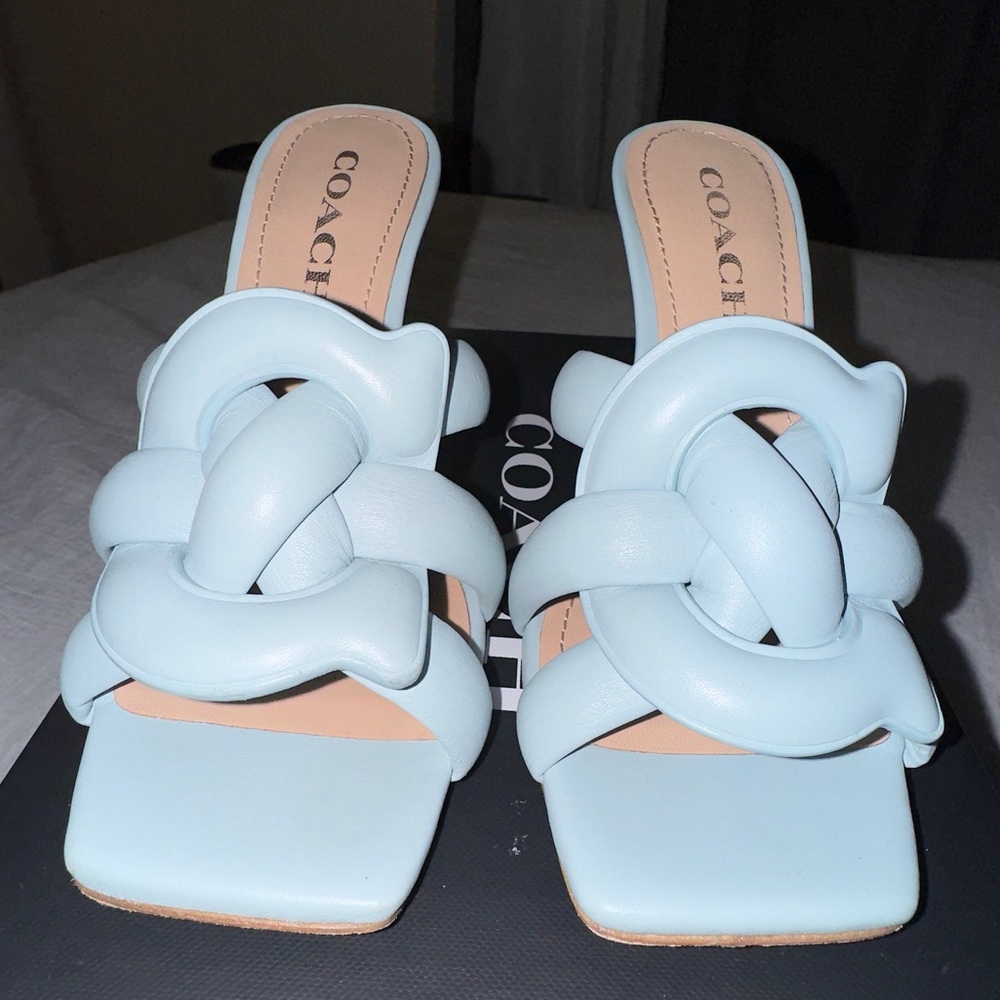 COACH Kellie Sandal 🩵